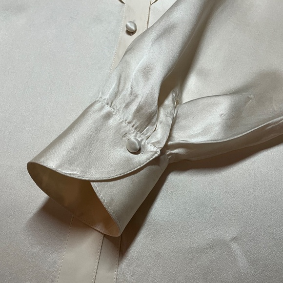 SUSIE HAYWARD Vintage 100% Silk Cream Ruffle Front  Blouse MADE IN CANADA Sz 8 - Picture 9 of 10